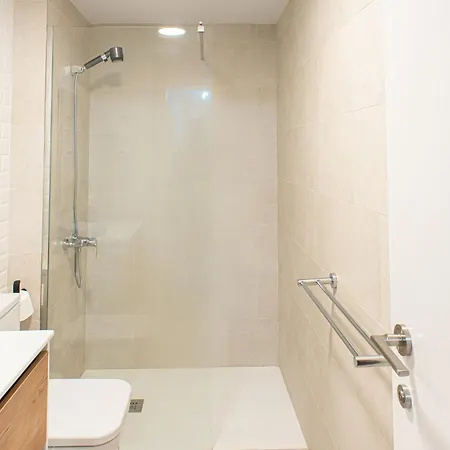아파트 Quiet Couples Apt, 10 Min Walk To Beach, Shopping & Dining District, 50m Hospital, Wifi 라스팔마스